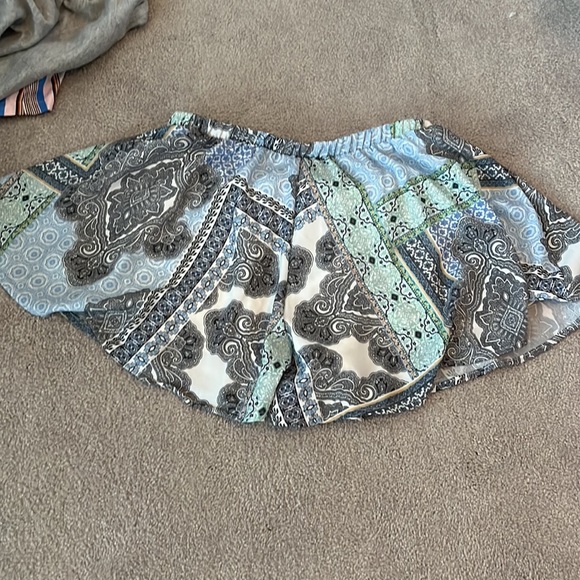 altard state size S flowy printed shorts - Picture 2 of 2